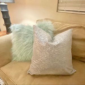 Decor pillows